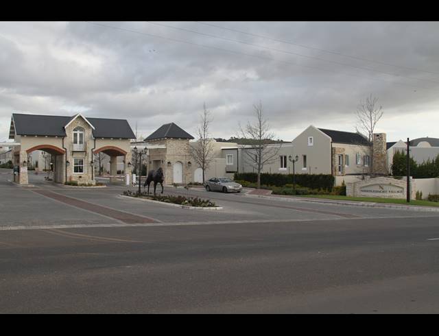 3 bed property to rent in KOELENHOF